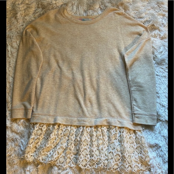 Free People Beach Tunic Pullover Sweater w Crochet Lace Hem size Medium / Large - Picture 4 of 10